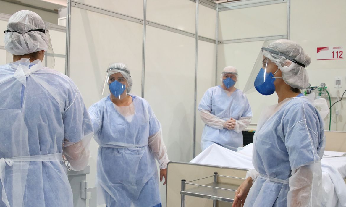Novo tecido será usado para confeccionar uniformes hospitalares